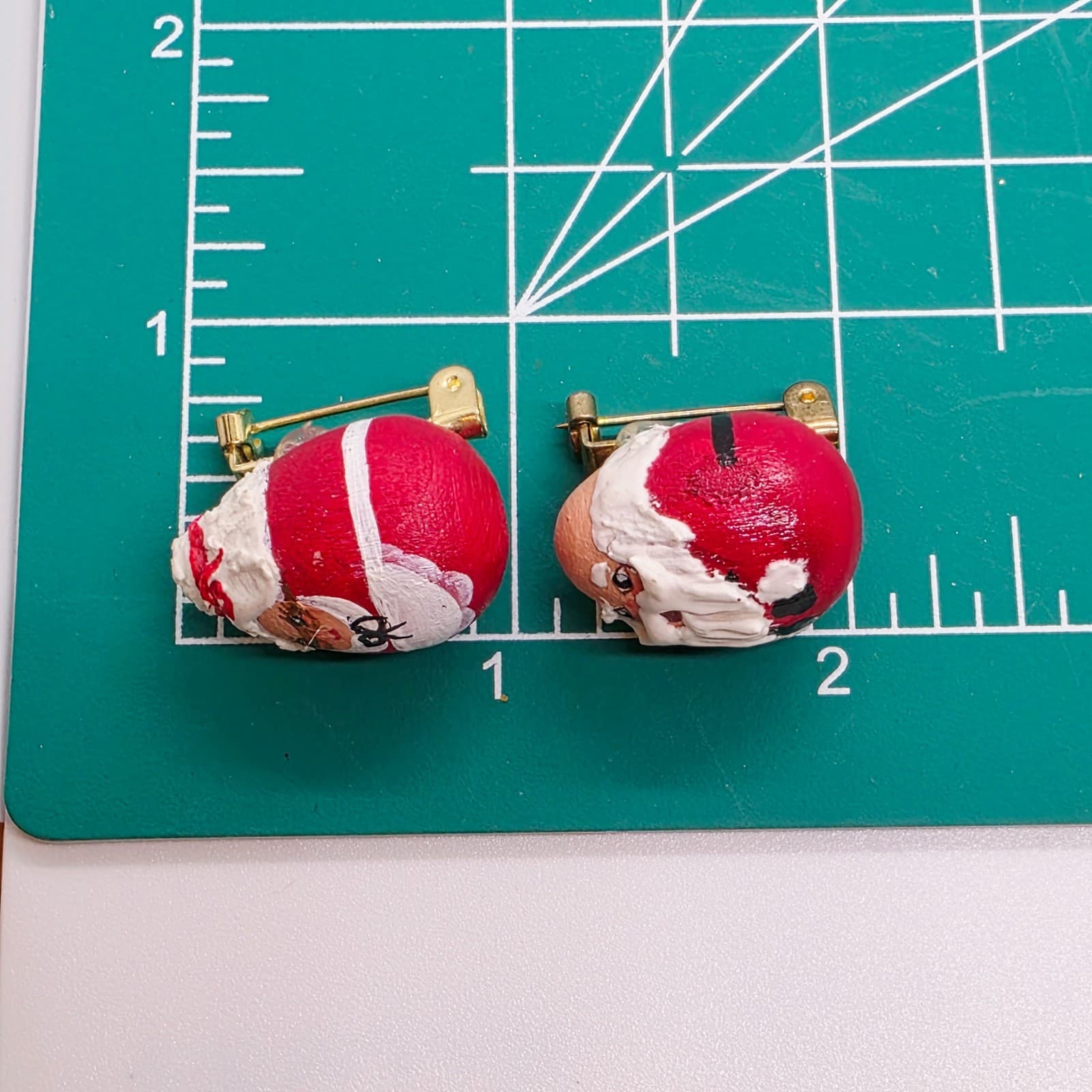 Vtg 1996 Roly Poly Santa Mrs Claus Christmas Hand Painted Folk Art Wood Pins - Thumbnail 8