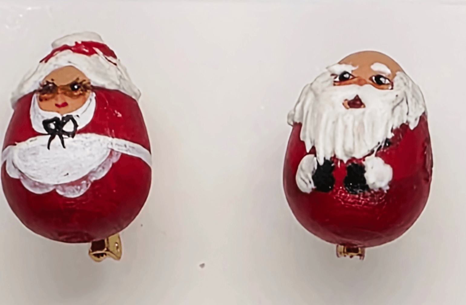 Vtg 1996 Roly Poly Santa Mrs Claus Christmas Hand Painted Folk Art Wood Pins