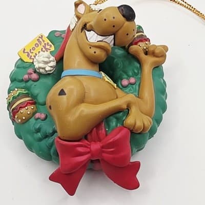 Vintage Scooby Doo Christmas Ornament Wreath Scooby Snacks Hanna Barbera 1998 - Thumbnail 2