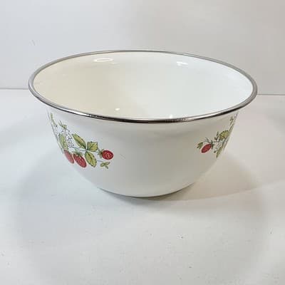 Vintage Strawberry Enamelware Enamel Ware Mixing Bowl 7” Diameter - Thumbnail 3