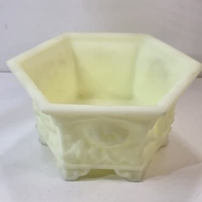 Vtg Fenton Uranium Vaseline Satin Custard Glass Hexagon Floral Footed Planter - Thumbnail 12