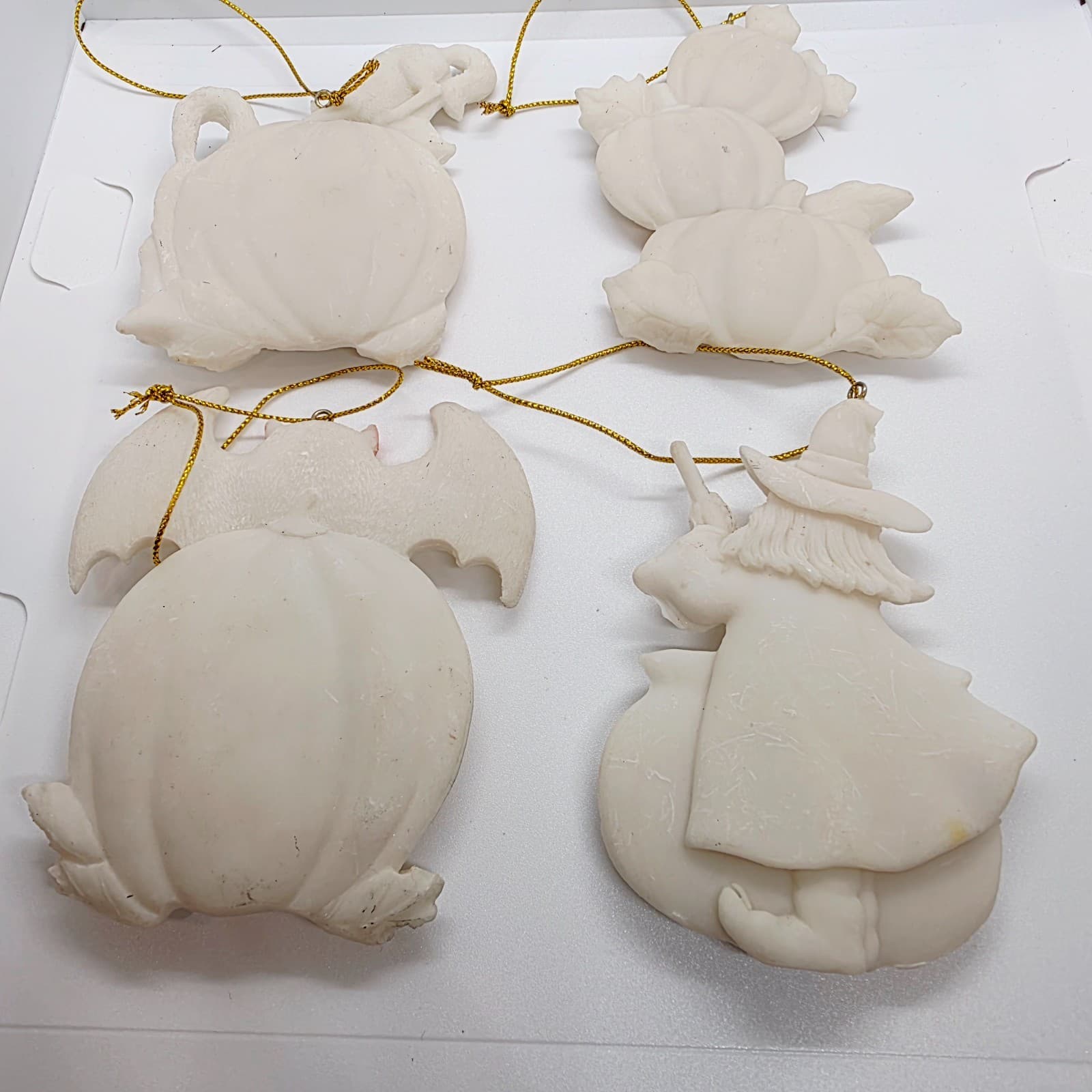 4 Vintage Ceramic Resin Halloween Ornaments Witch Bat Cats Pumpkin Off White - Thumbnail 6