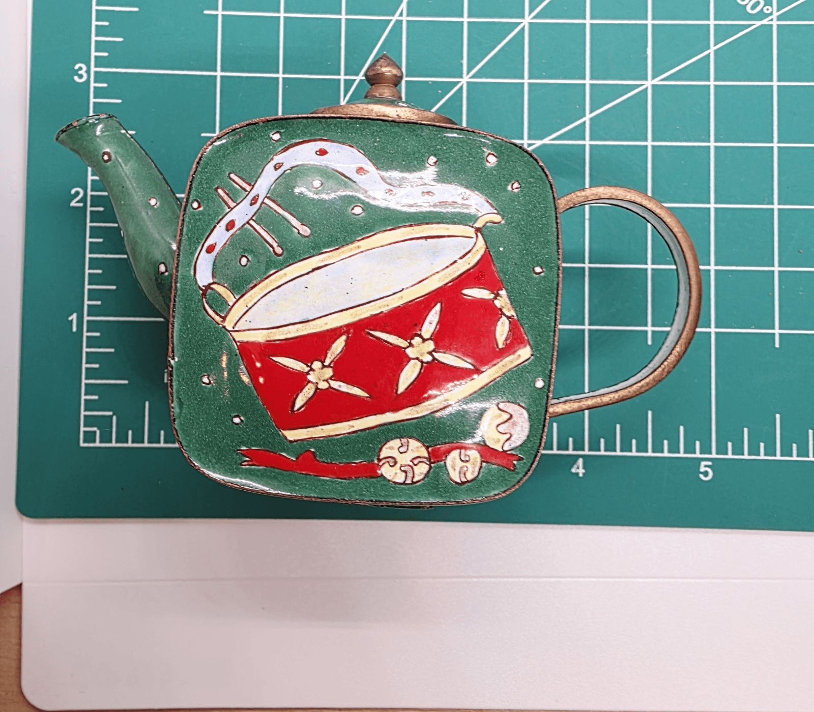 Vtg Metal Miniature Christmas Teapot Painted Drums And Bells ( For Display Only) - Thumbnail 7