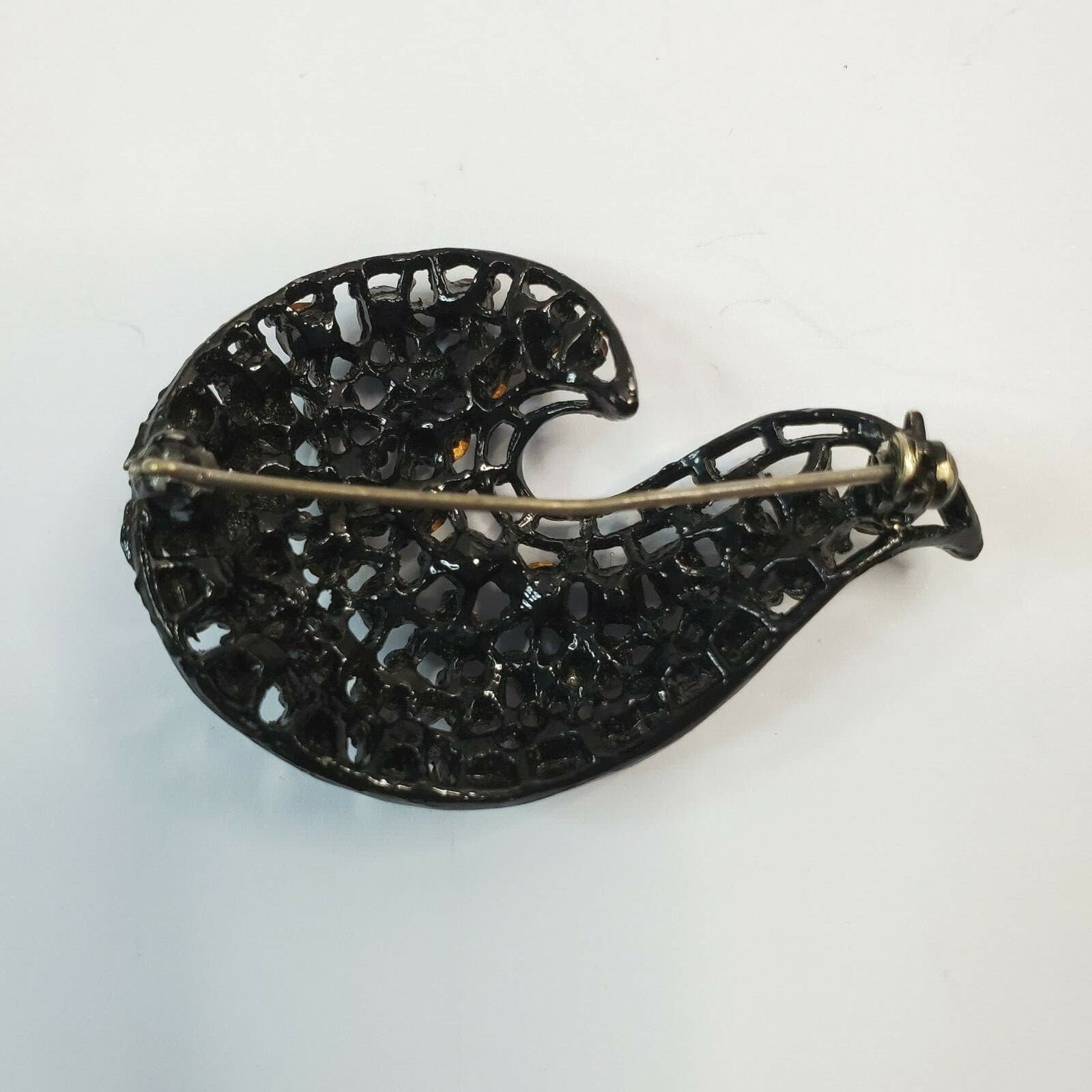 Vintage Unmarked Black Metal & Black Rhinestones Swoosh Curved Brooch Pin - Thumbnail 3