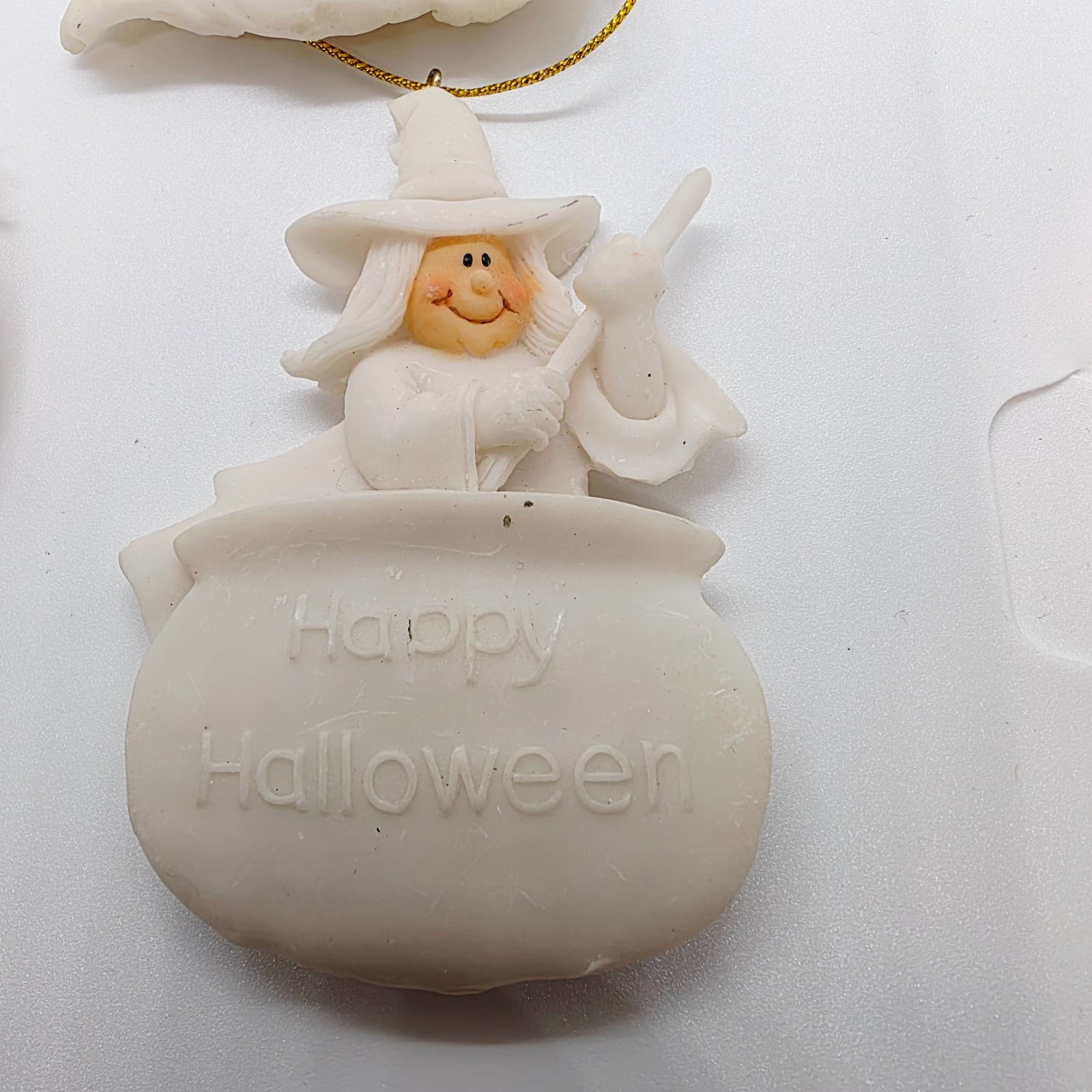 4 Vintage Ceramic Resin Halloween Ornaments Witch Bat Cats Pumpkin Off White - Thumbnail 3