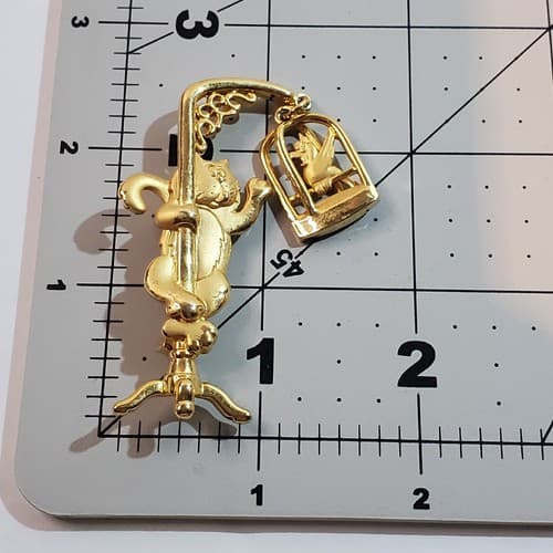 Vintage JJ Jonette Gold Tone Metal Cat Climbing on Birdcage Parrot Brooch Pin - Thumbnail 6
