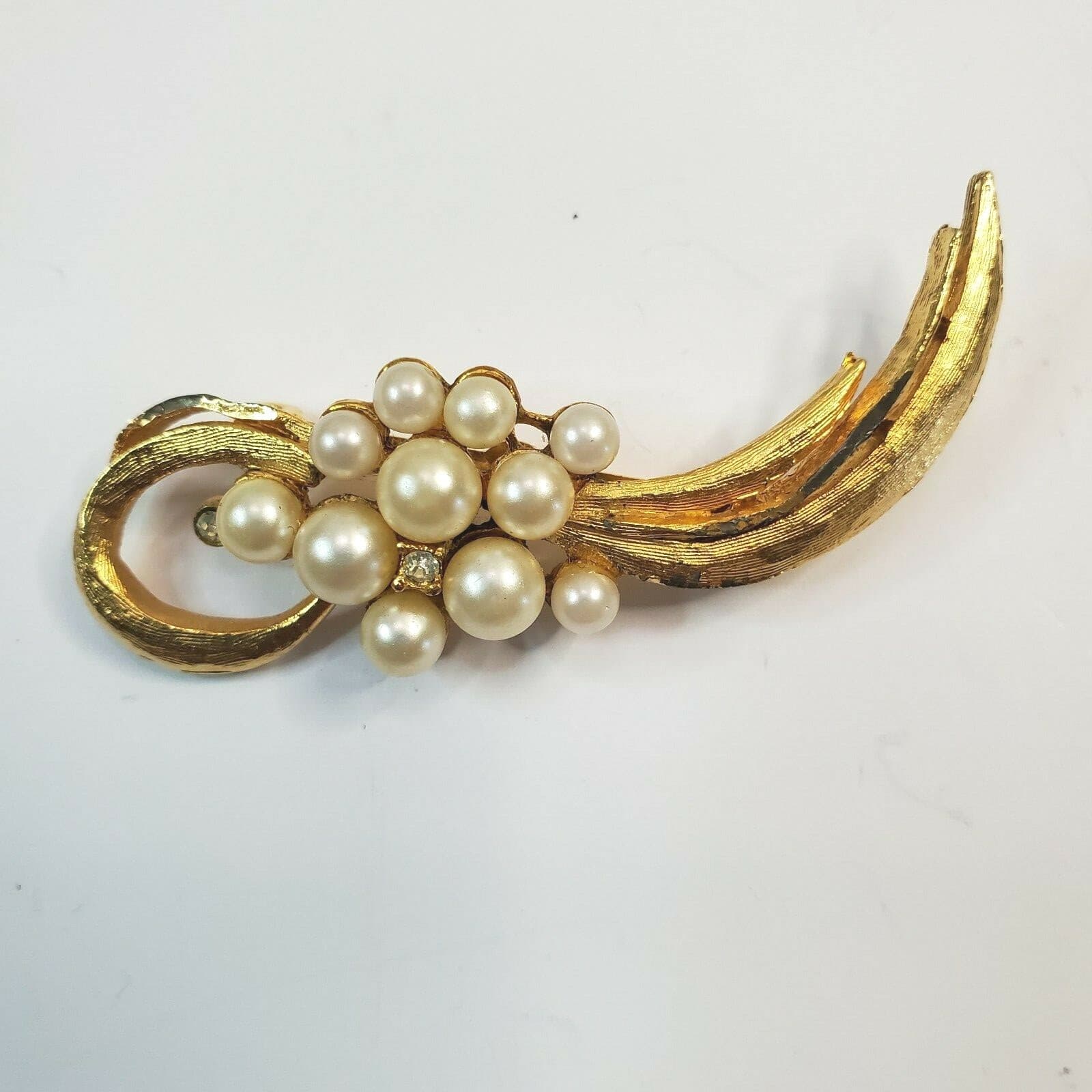 Vintage BSK Multi-Textured Gold Tone Faux Pearl Rhinestone Wisp Pin Brooch