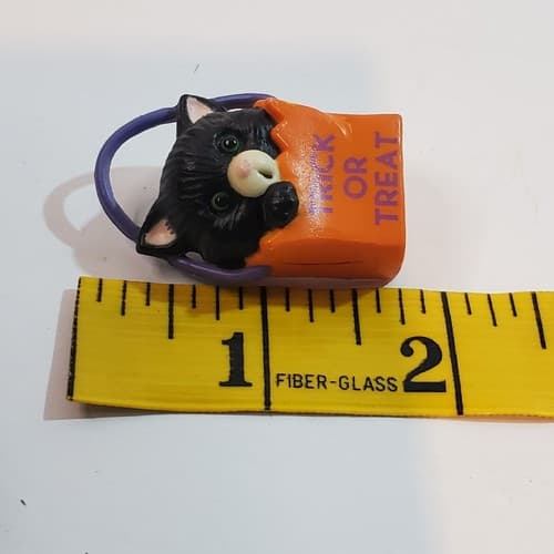 Gibson Greetings Halloween Black Scared Cat in Orange Trick or Treat Bag Pin - Thumbnail 4