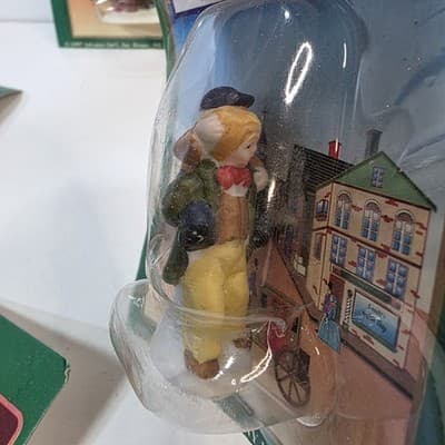 Lot of 5 Vintage Olde English Village Ceramic Christmas Scene Figures NOS - Thumbnail 8
