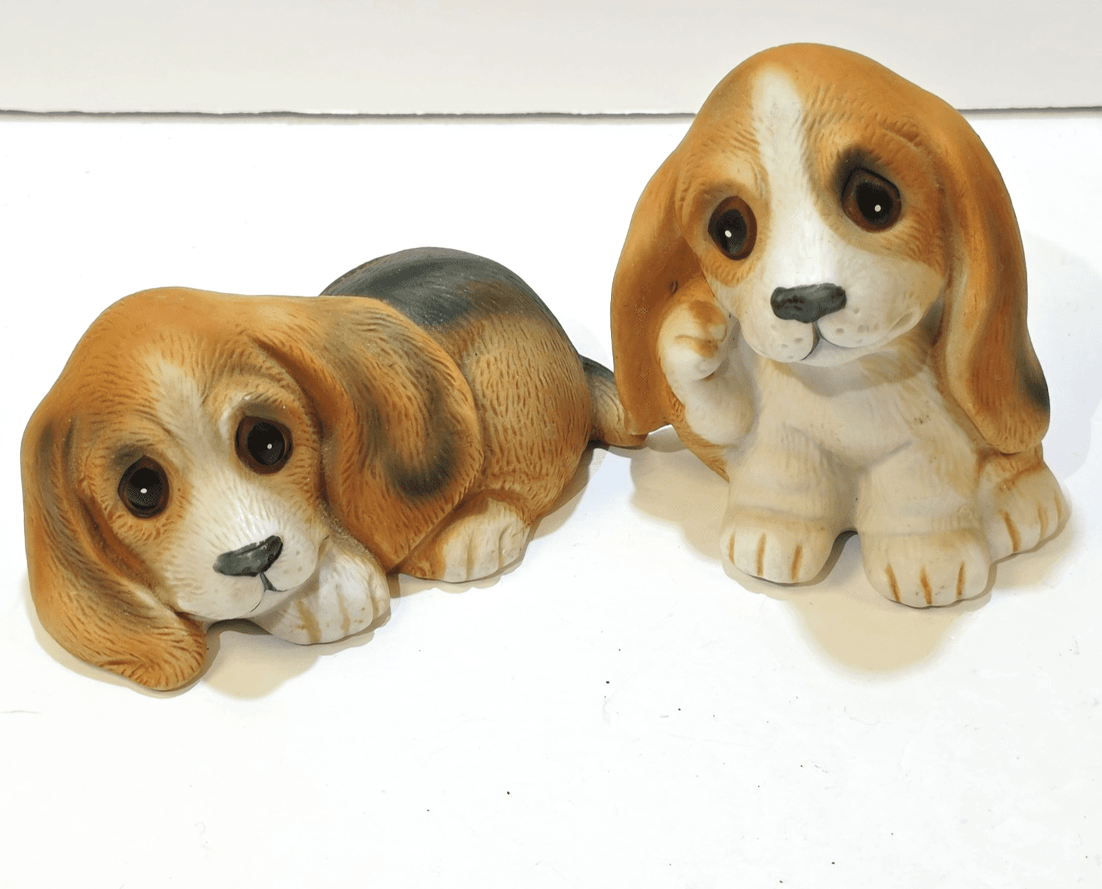 Vtg Pair Of HOMCO Big Eyed Long Eared Brown Puppy Beagle Ceramic Figurines #1407