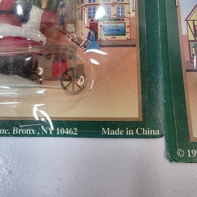 Lot of 5 Vintage Olde English Village Ceramic Christmas Scene Figures NOS - Thumbnail 3