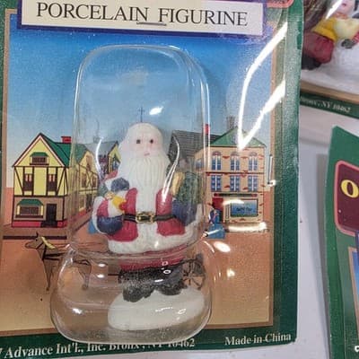 Lot of 5 Vintage Olde English Village Ceramic Christmas Scene Figures NOS - Thumbnail 4