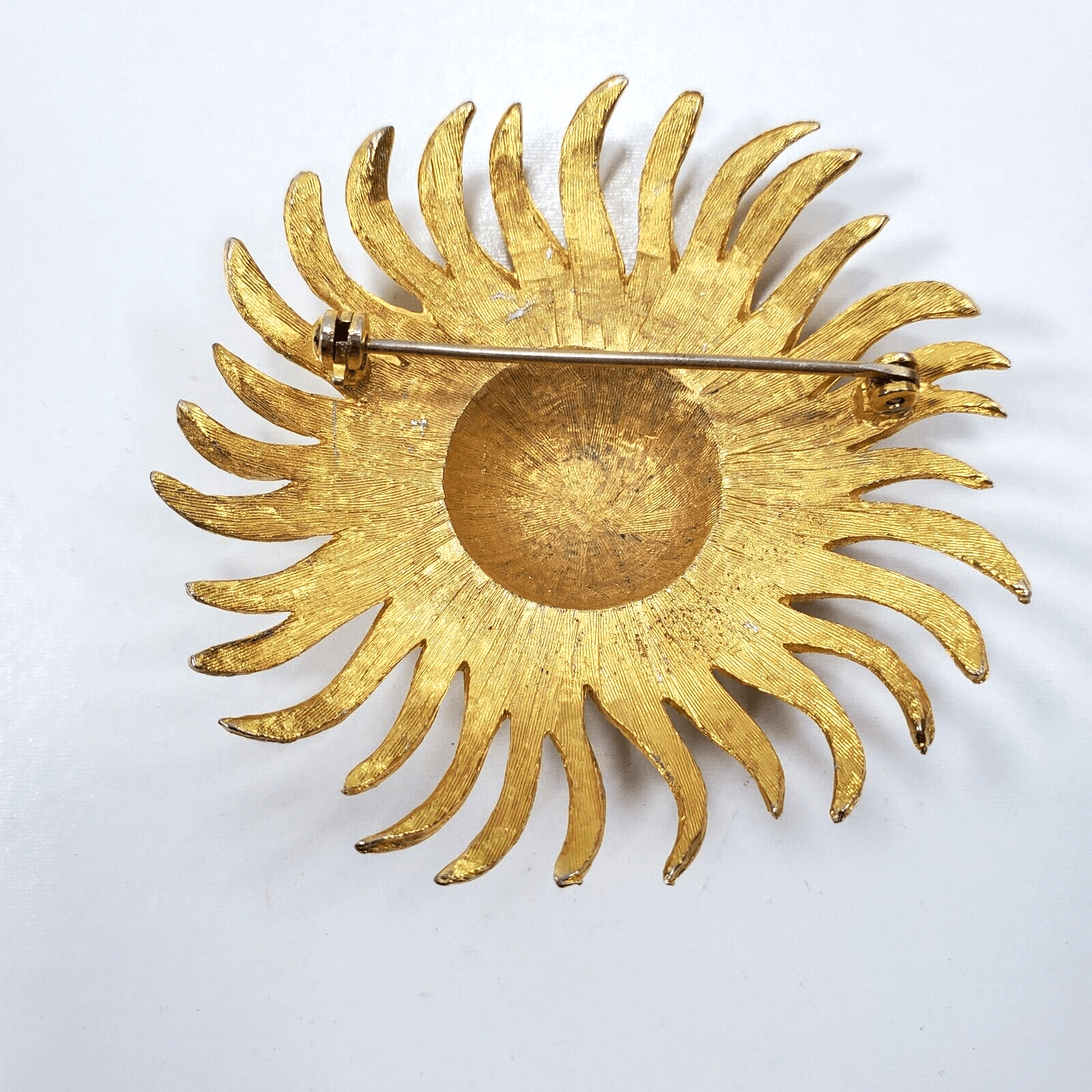 Gold Tone Textured Metal Sunflower Floral Flower Brooch Pin Jewelry - Thumbnail 2