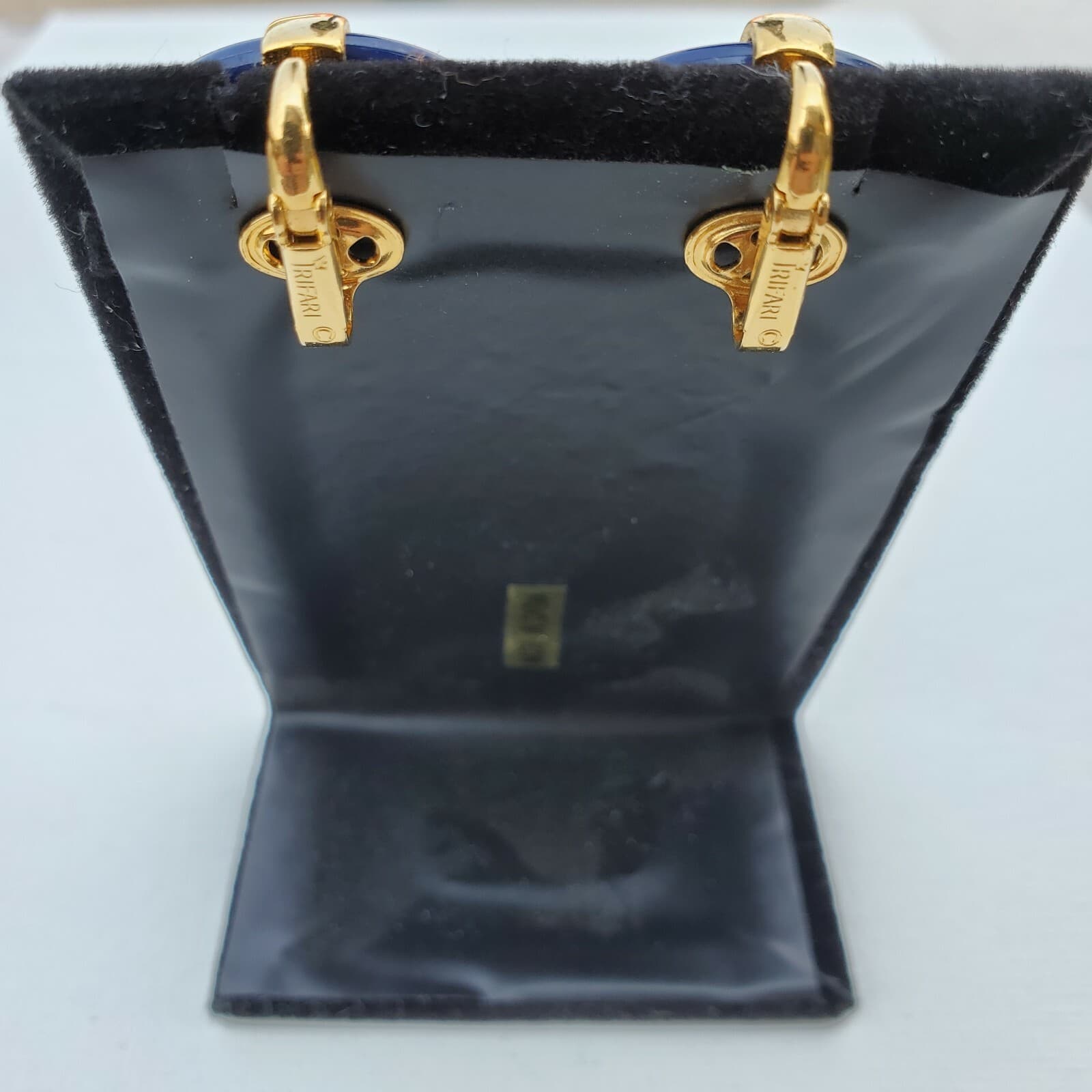 Vintage Crown Trifari Red White Blue Rings & Gold Tone Clip On Earrings - Thumbnail 3