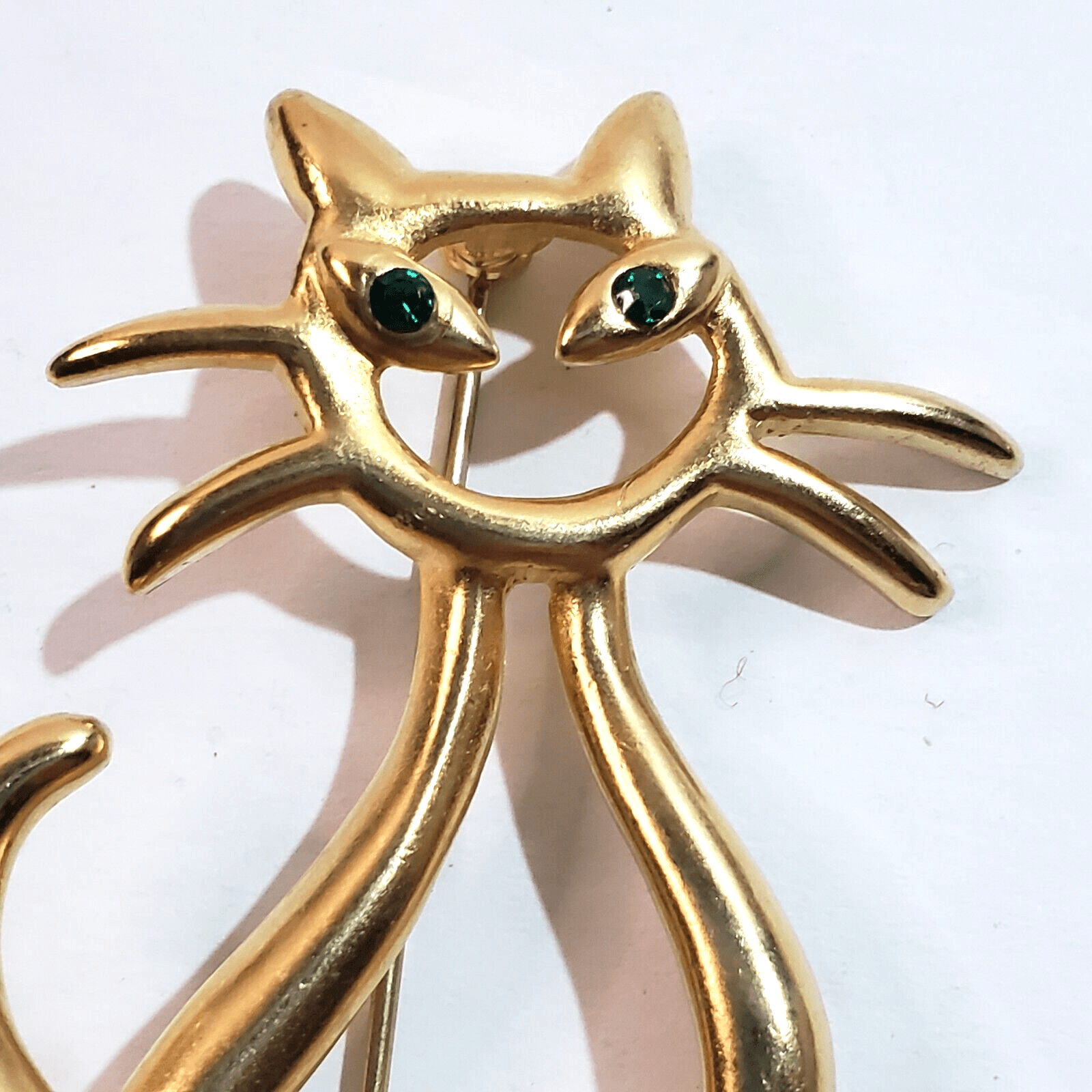 Vtg FO Fernando Originals Matte Gold Tone Green Rhinestone Eyes Cat Brooch Pin - Thumbnail 3
