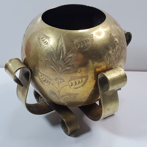 Vtg Small Heavy Brass Footed Bowl Planter Etched Embossed Floral Design Patina - Thumbnail 4