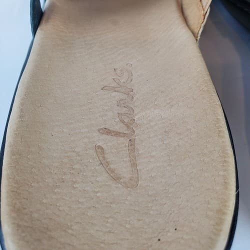 Clarks Black & Tan Leather Criss-Cross Slip-On Sandals Women's Size 8M - Thumbnail 6