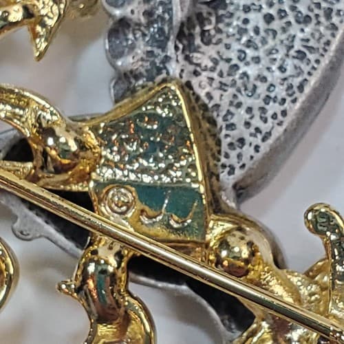 Signed JJ Hummingbird In Flowers Pewter Gold Tone Brooch Pin in Box - Thumbnail 4