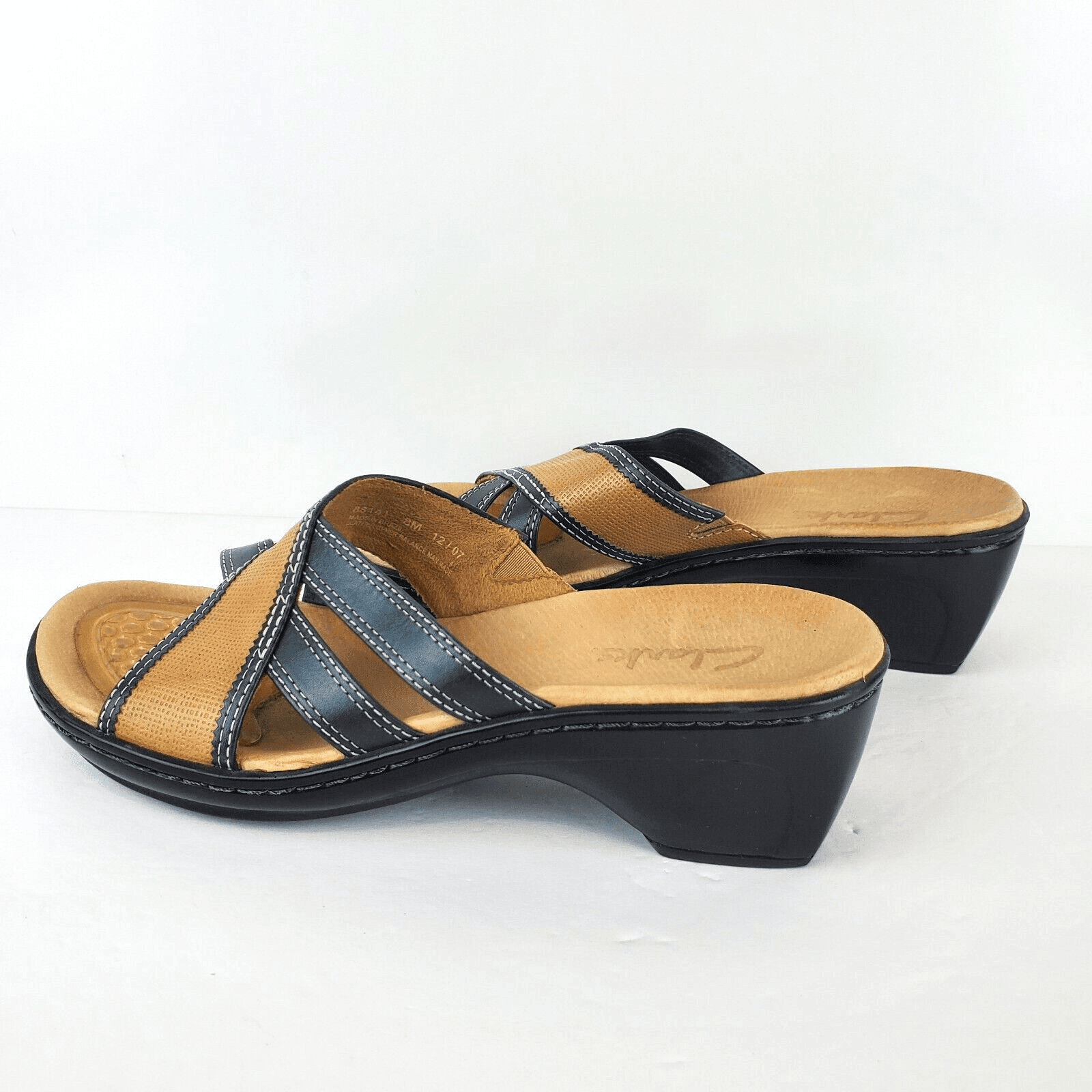 Clarks Black & Tan Leather Criss-Cross Slip-On Sandals Women's Size 8M - Thumbnail 4