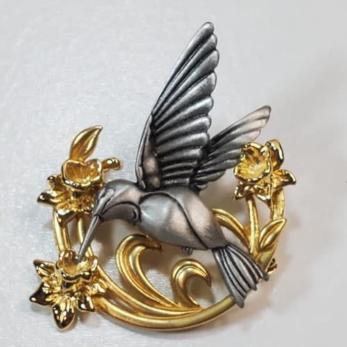 Signed JJ Hummingbird In Flowers Pewter Gold Tone Brooch Pin in Box - Thumbnail 2