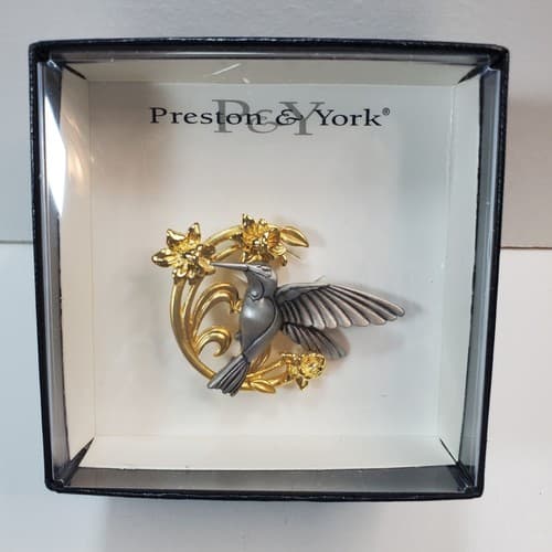 Signed JJ Hummingbird In Flowers Pewter Gold Tone Brooch Pin in Box