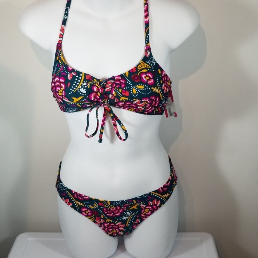 Xhilaration 2 piece Floral Swimsuit Bikini Criss Cross Back Straps Size Small