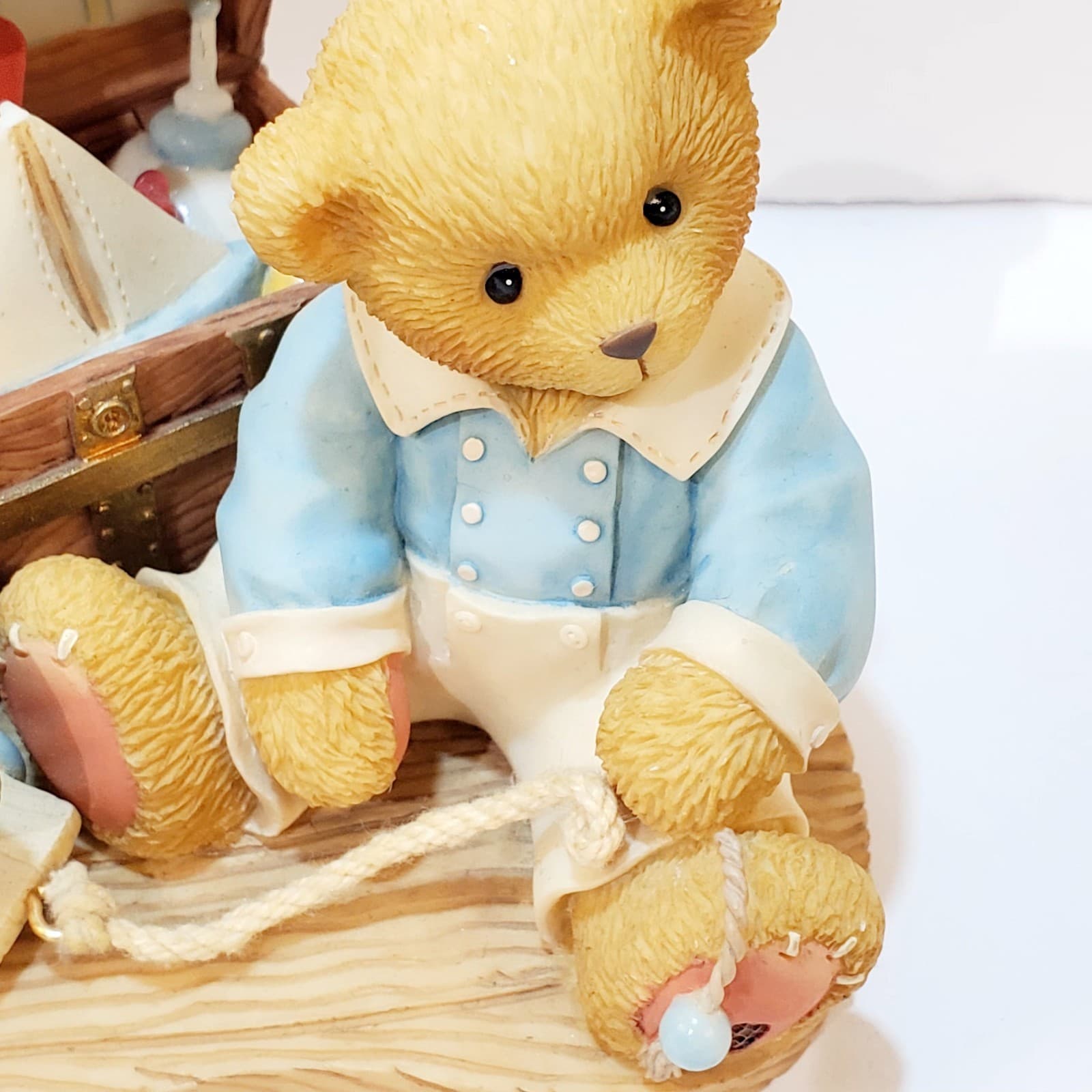 Vtg 1999 Cherished Teddies Wilfred Lifetime of Friendship Trunk Full Figurine - Thumbnail 4