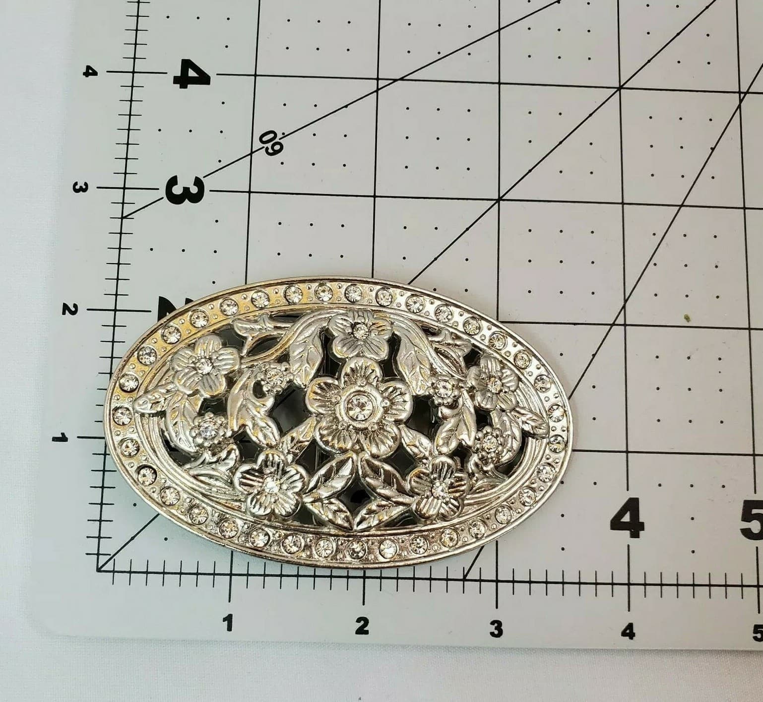 Oval Silver Tone Metalwork Belt Buckle Rhinestones Flowers Leaves Cutout Western - Thumbnail 5