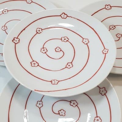Crate And Barrel 4 Small Porcelain Appetizer Plates Red Flowers Swirl 5.125 inch - Thumbnail 2