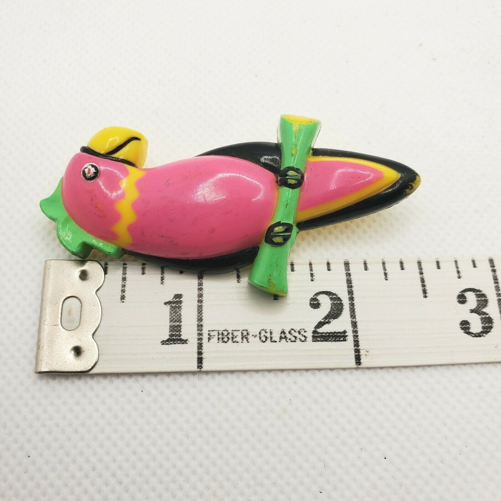 Vintage Pink Painted Plastic Tropical Bird Parrot Animal Figural Brooch Pin - Thumbnail 3