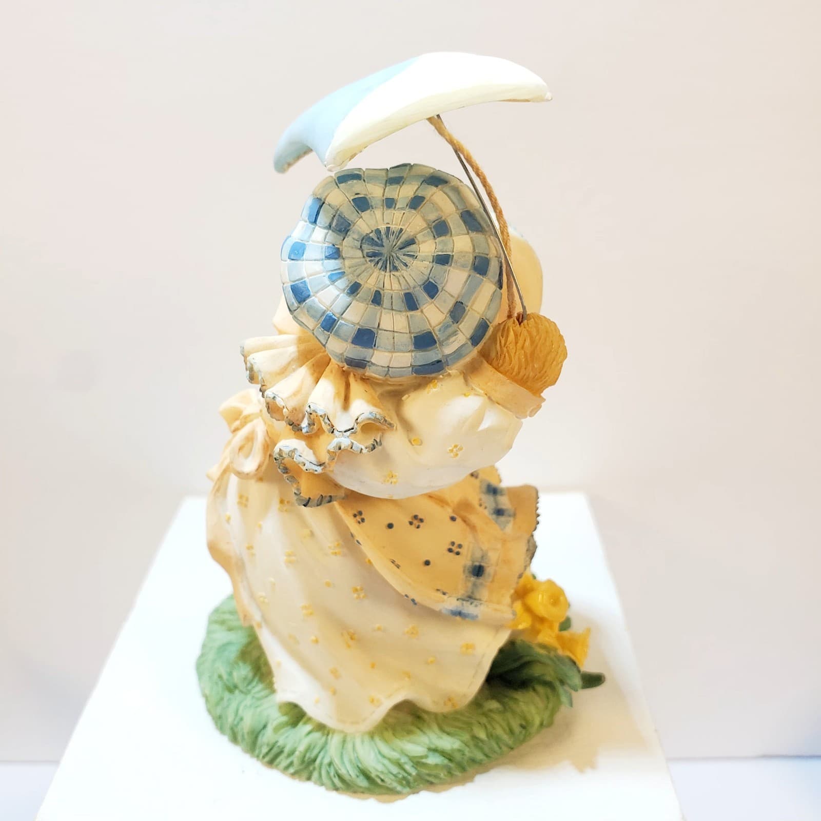 Vintage 1997 Cherished Teddies Megan Spring Brings A Season Of Beauty Figurine - Thumbnail 4