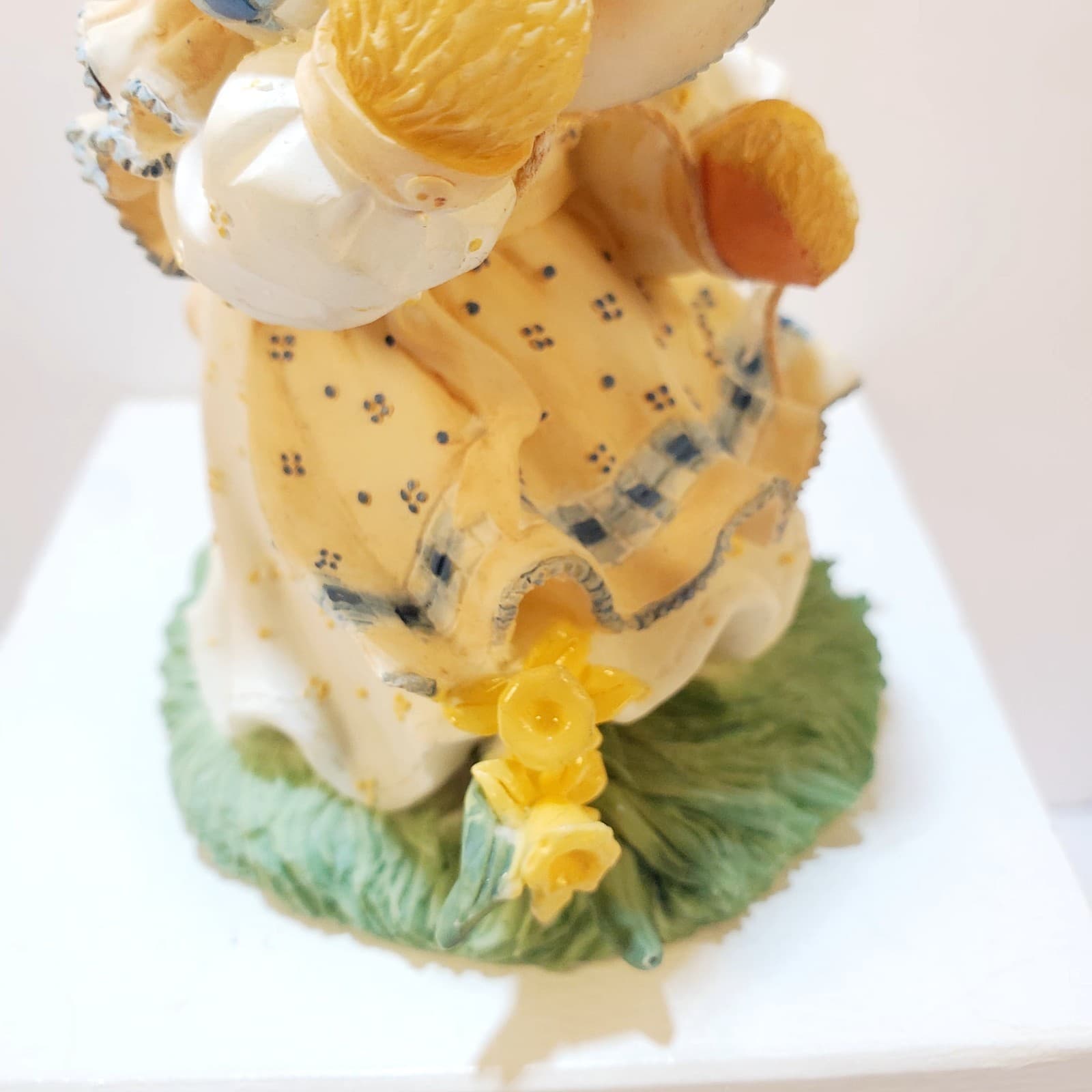 Vintage 1997 Cherished Teddies Megan Spring Brings A Season Of Beauty Figurine - Thumbnail 5