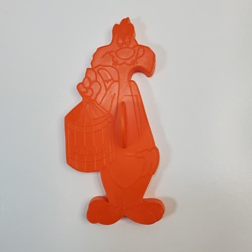 Vintage 1978 LOONEY TUNES Cookie Cutter Sylvester Holding a Cage Warner Bros. - Thumbnail 2