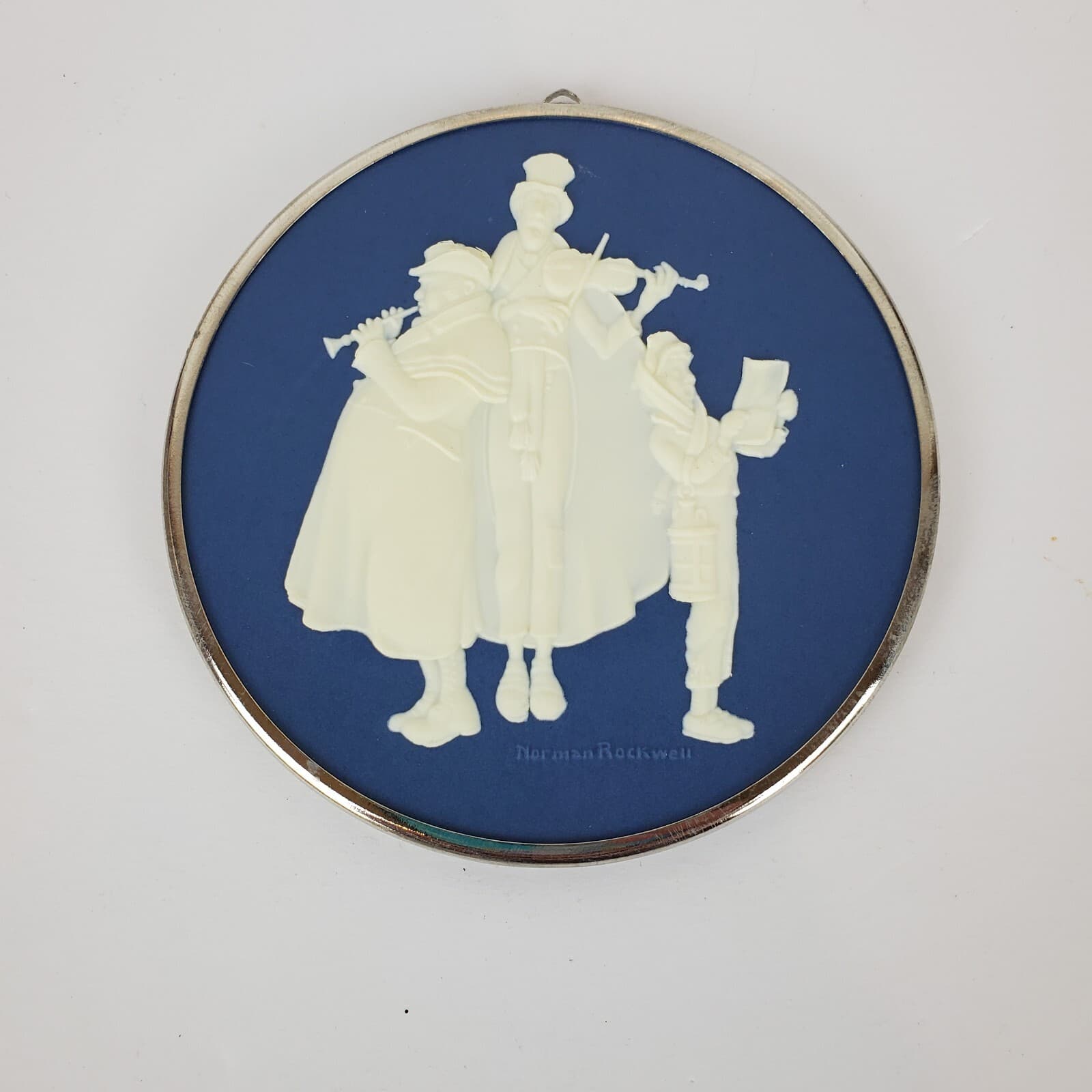 Vintage Hallmark Norman Rockwell Cameo Series Christmas Ornament 1981 Carolers