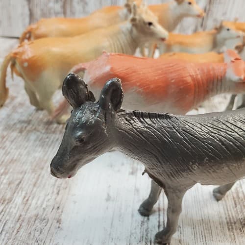 13 Vintage Unbranded Lightweight Plastic Farm Animal Toy Figure Cow Calf Donkey - Thumbnail 2