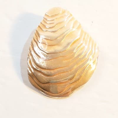 Vintage MJ Marie Jennifer Beige Pearlized Enamel Seashell Brooch Pin Pendant