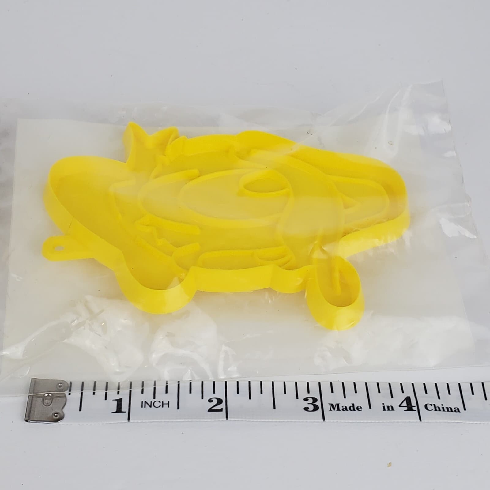 Vintage Hallmark Disney Donald Duck Yellow Plastic Cookie Cutter NOS Sealed - Thumbnail 5