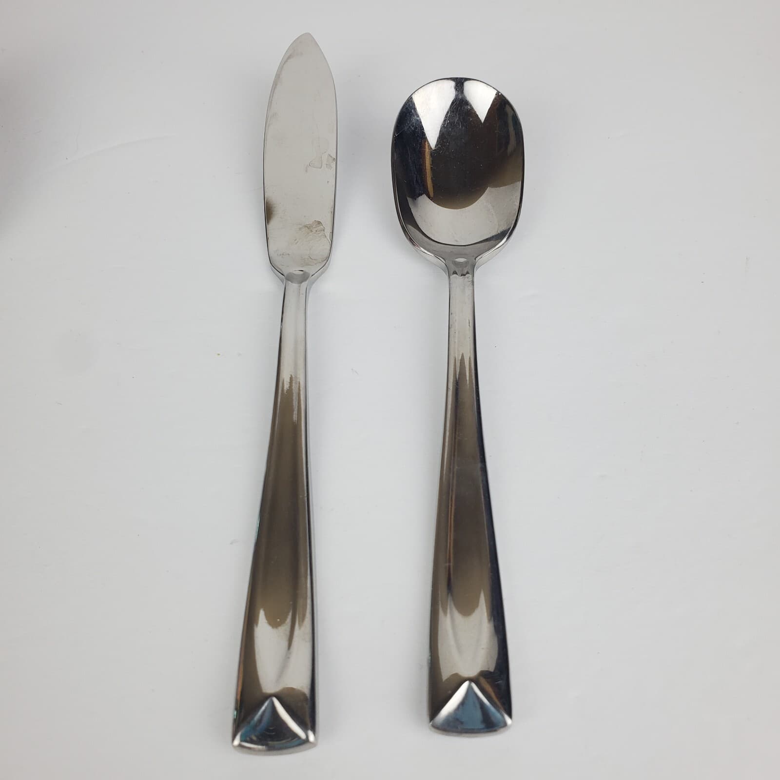Set of 2 Oneida Glossy Lincoln Butter Knife and Sugar Spoon Stainless Steel