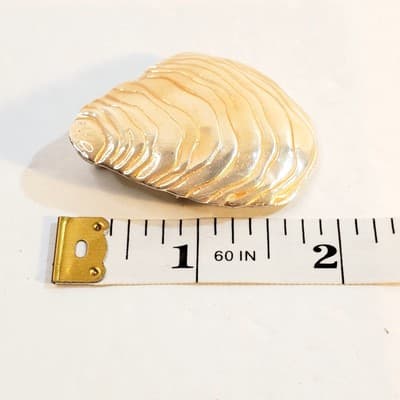 Vintage MJ Marie Jennifer Beige Pearlized Enamel Seashell Brooch Pin Pendant - Thumbnail 5
