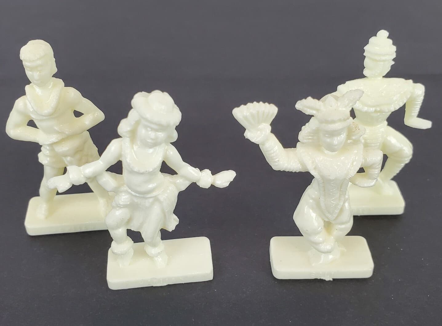 4 Vtg Van Brode Co. Figures Around The World Hawaii W. Indies Cereal Premiums - Thumbnail 2