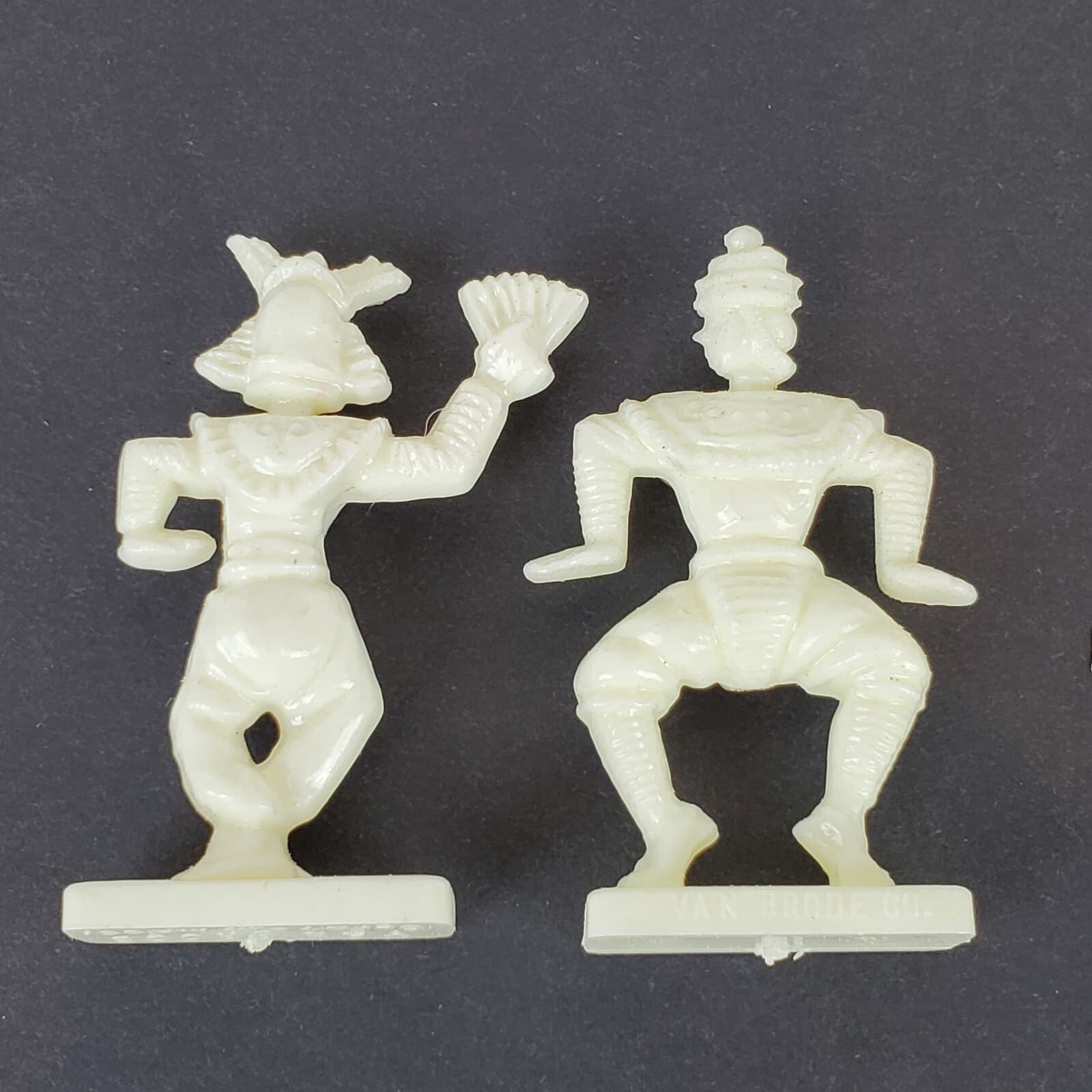 4 Vtg Van Brode Co. Figures Around The World Hawaii W. Indies Cereal Premiums - Thumbnail 10