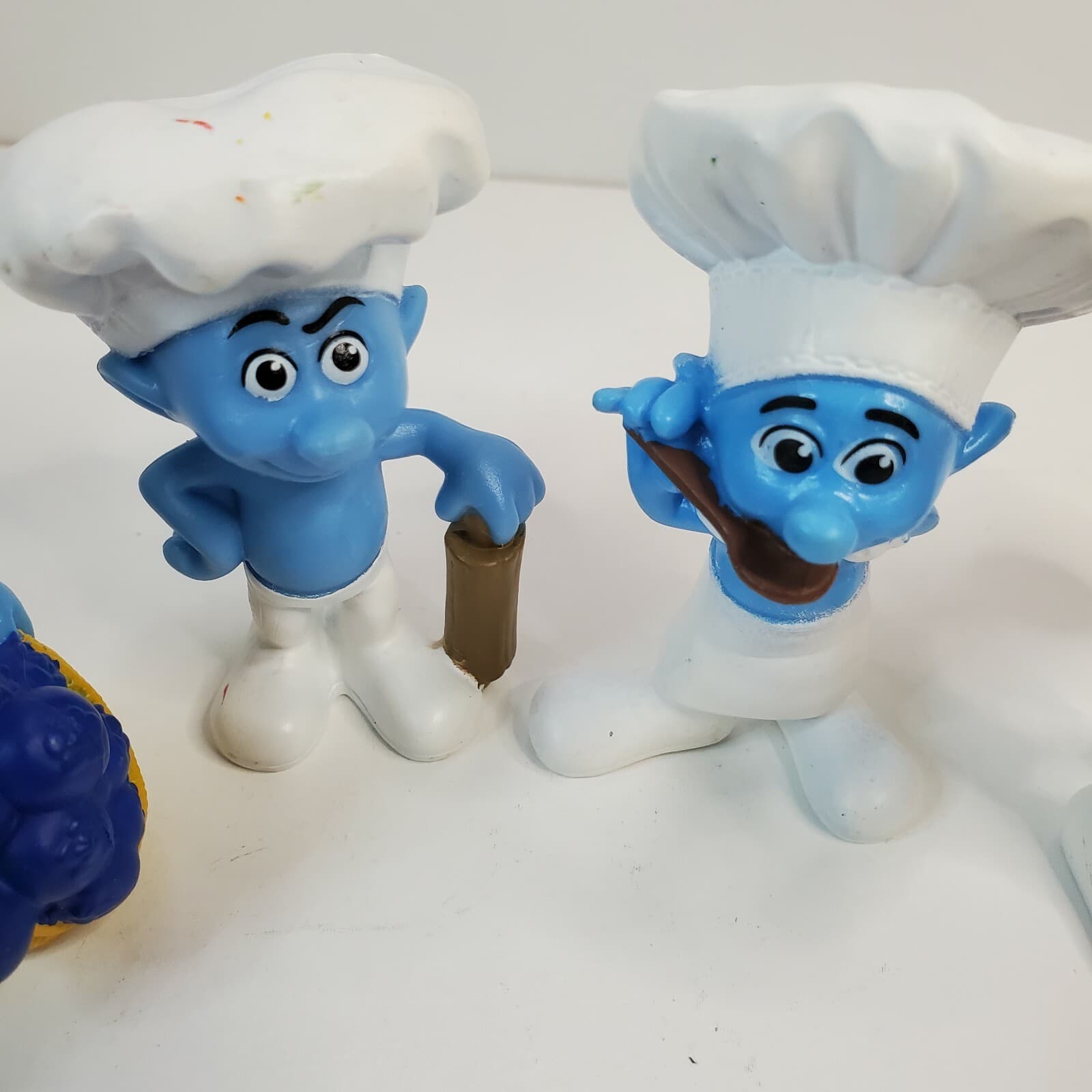 Lot of 4 Smurf Figurines McDonalds Happy Meal Toys Chef 2011 PVC Peyo 3" Tall - Thumbnail 3