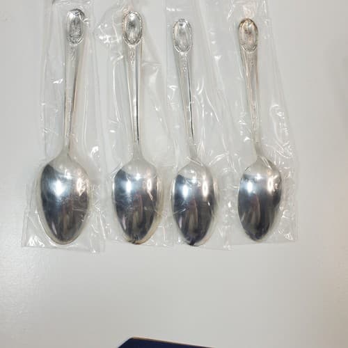 Vintage WM ROGERS & CO Set of 4 Silver Plate Presidential Collectible Spoons #5 - Thumbnail 9