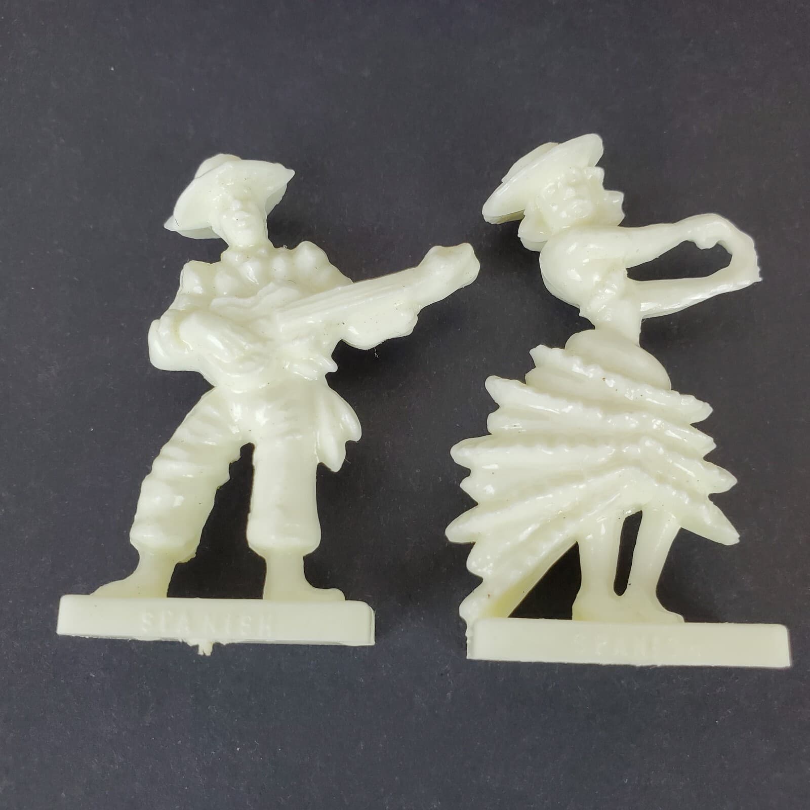 4 Vtg Van Brode Co. Figures Around The World Spanish Italy Cereal Premiums 2" - Thumbnail 3