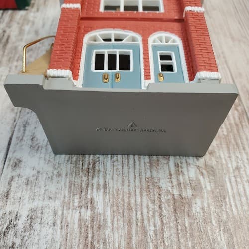 Vintage Hallmark 1991 Nostalgic Houses & Shops 8th Fire Station Ornament & Box - Thumbnail 5