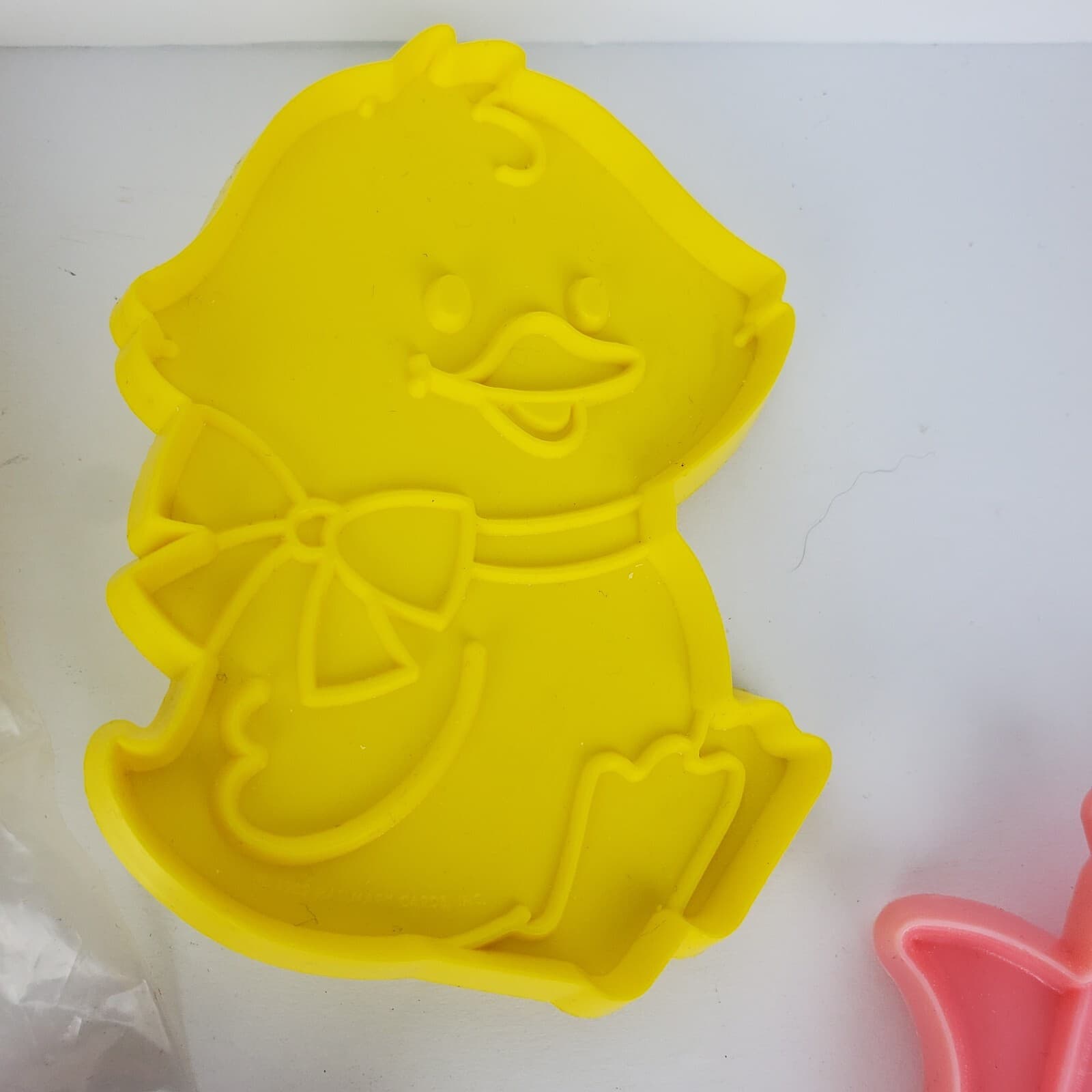 Vtg Hallmark Cookie Cutters Easter Set of 4 Bunny Tulip Sitting & Standing Chick - Thumbnail 4