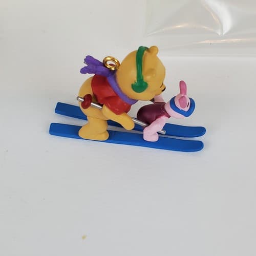 Hallmark Disney 2002 On the Slopes Winnie the Pooh Miniature Ornament - Thumbnail 3
