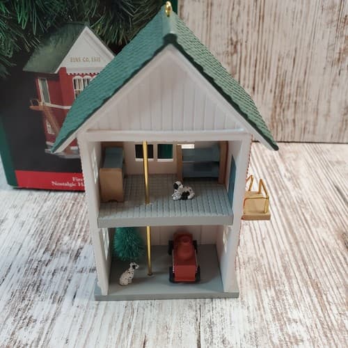 Vintage Hallmark 1991 Nostalgic Houses & Shops 8th Fire Station Ornament & Box - Thumbnail 3