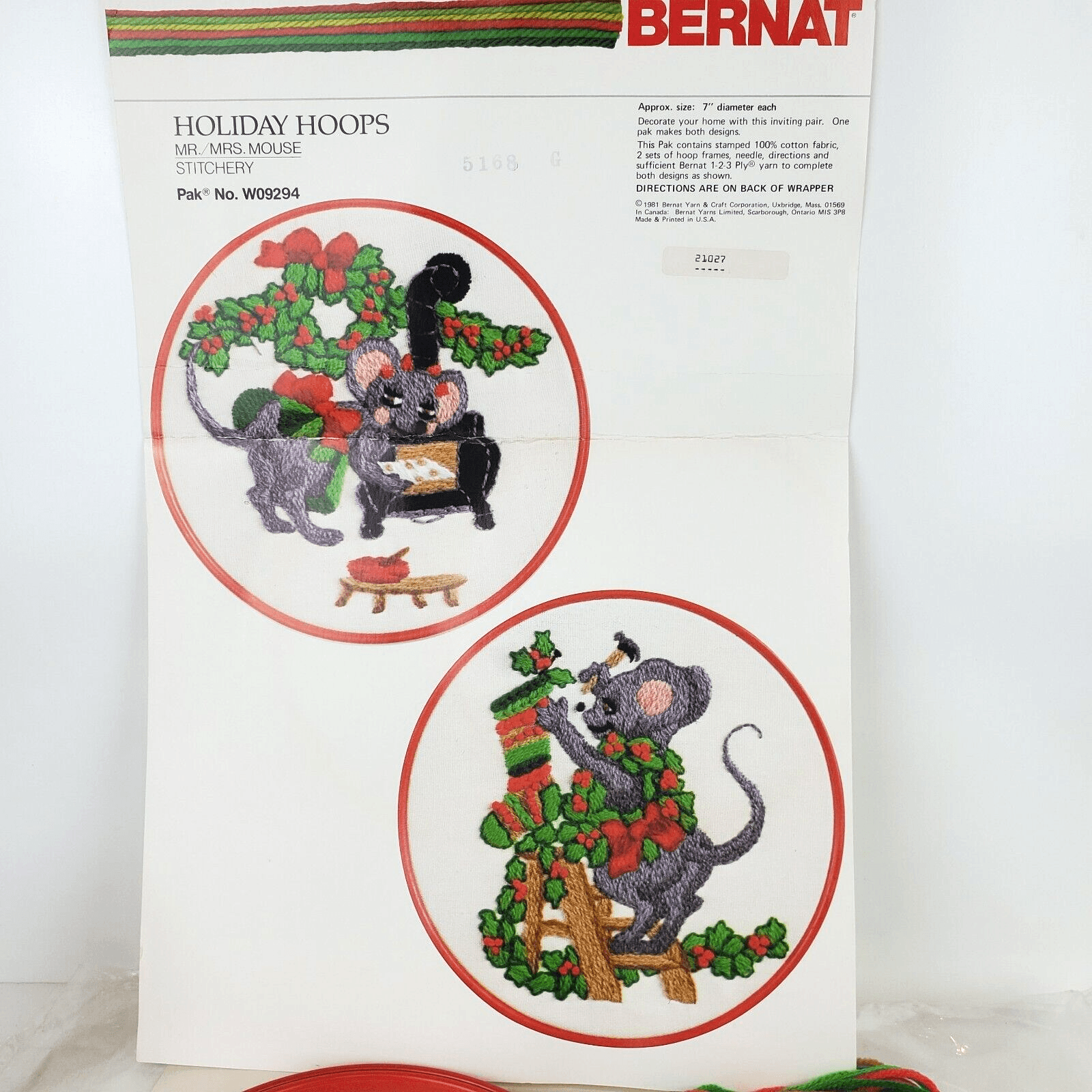 Vintage Bernat Holiday Hoops Mrs. and Mr. Christmas Mouse Embroidery Needlepoint