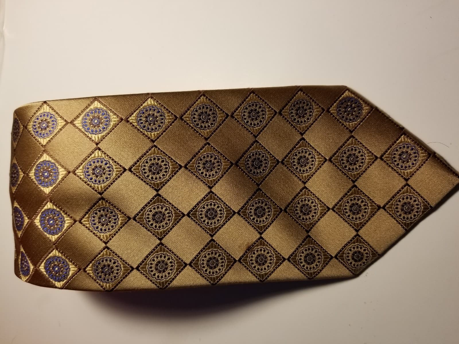Impermeable by Weatherproof Men's 100% Silk Tie Gold Print - Thumbnail 4